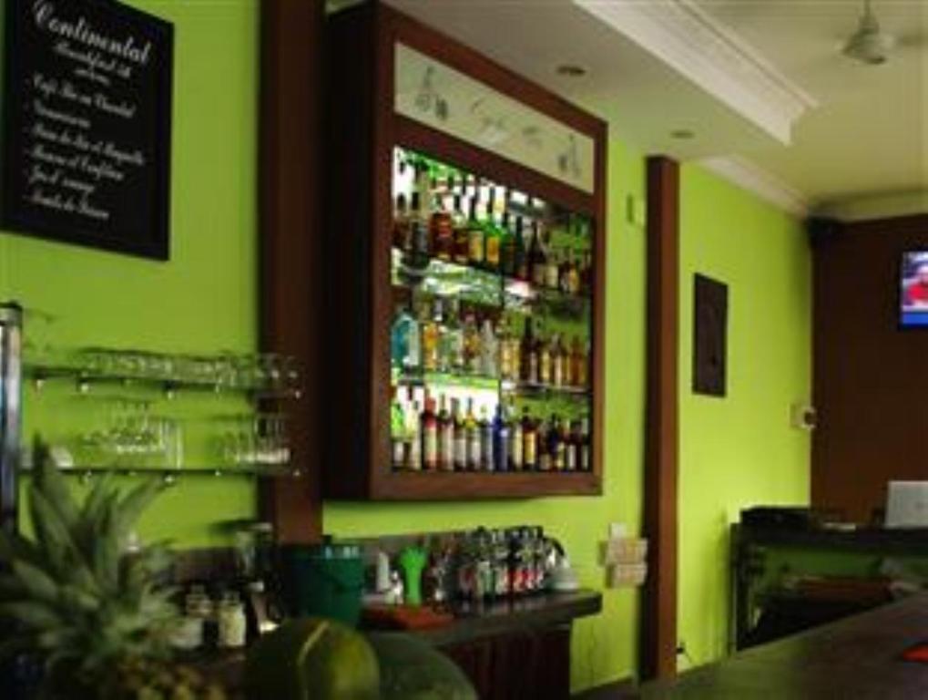 Cyclo Hotel-Bar-Restaurant Phnom Penh Exterior foto