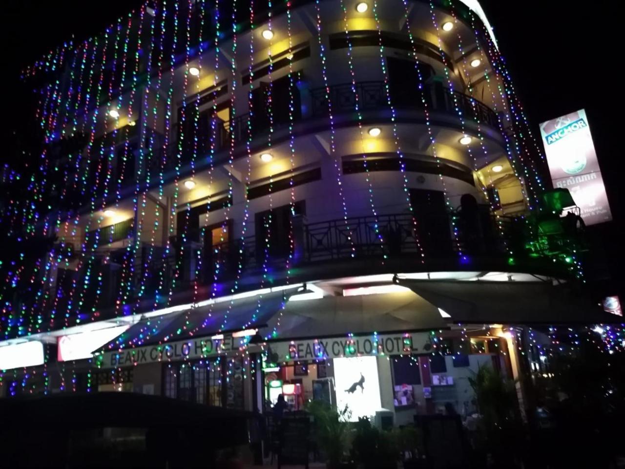 Cyclo Hotel-Bar-Restaurant Phnom Penh Exterior foto